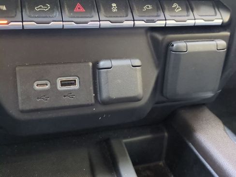 Used 2021 GMC Sierra 1500 Denali w/ Driver Alert Package II image 32