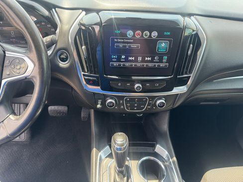Used 2018 Chevrolet Traverse LT FWD image 18