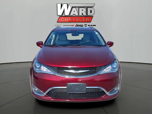 Used 2017 Chrysler Pacifica Touring-L image 23