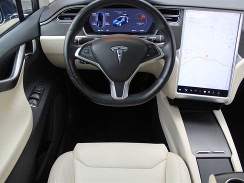 Used 2018 Tesla Model X 100D image 2