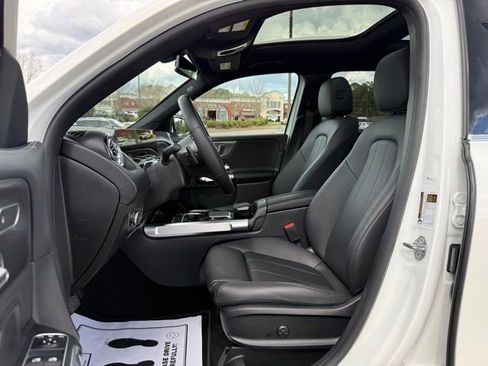 Used 2023 Mercedes-Benz GLB 250 image 13