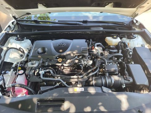 Used 2025 Toyota Camry SE FWD image 40