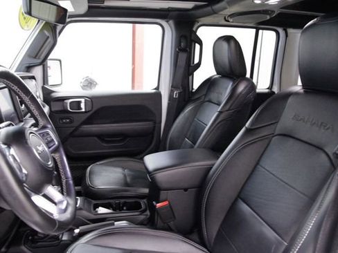Used 2022 Jeep Wrangler Unlimited Sahara w/ Cold Weather Group image 6