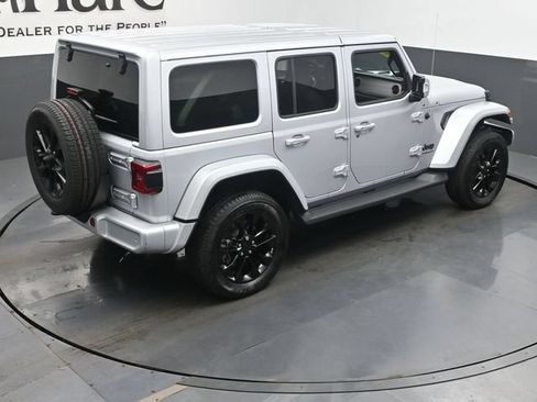 Used 2023 Jeep Wrangler Unlimited Sahara AWD/4WD image 34