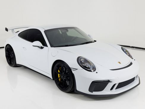 Used 2018 Porsche 911 GT3 RWD image 54