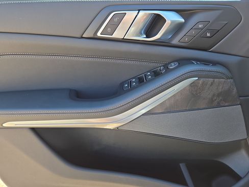 Used 2026 BMW X5 xDrive40i w/ M Sport Package image 15