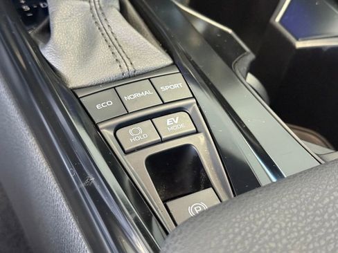 Used 2025 Toyota Camry LE image 26