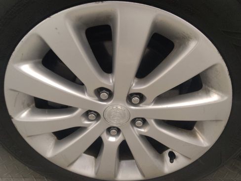 Used 2016 Buick Verano FWD image 31