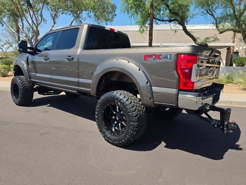 Used 2017 Ford F250 Lariat w/ Lariat Ultimate Package AWD/4WD image 11