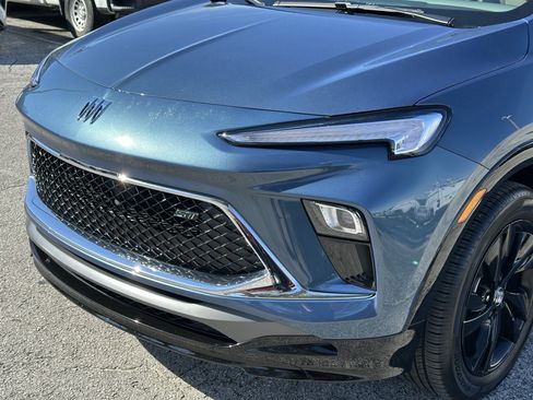 Used 2025 Buick Encore GX Sport Touring image 9