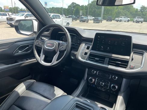 Used 2024 GMC Yukon XL SLT RWD image 36