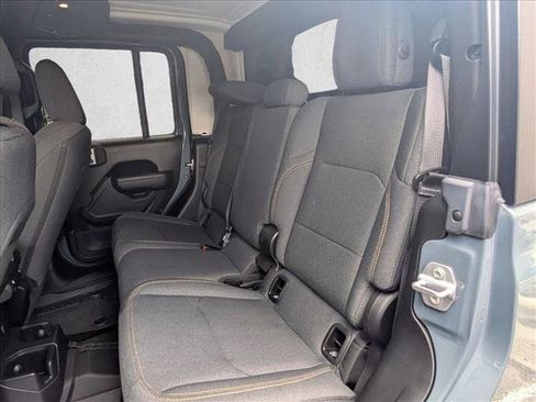 Used 2025 Jeep Gladiator Sport AWD/4WD image 10