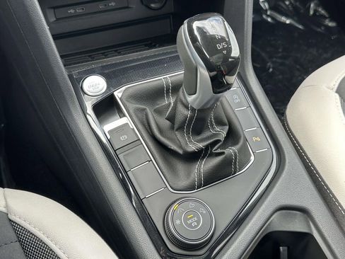 New 2025 Volkswagen Taos SE AWD/4WD image 23