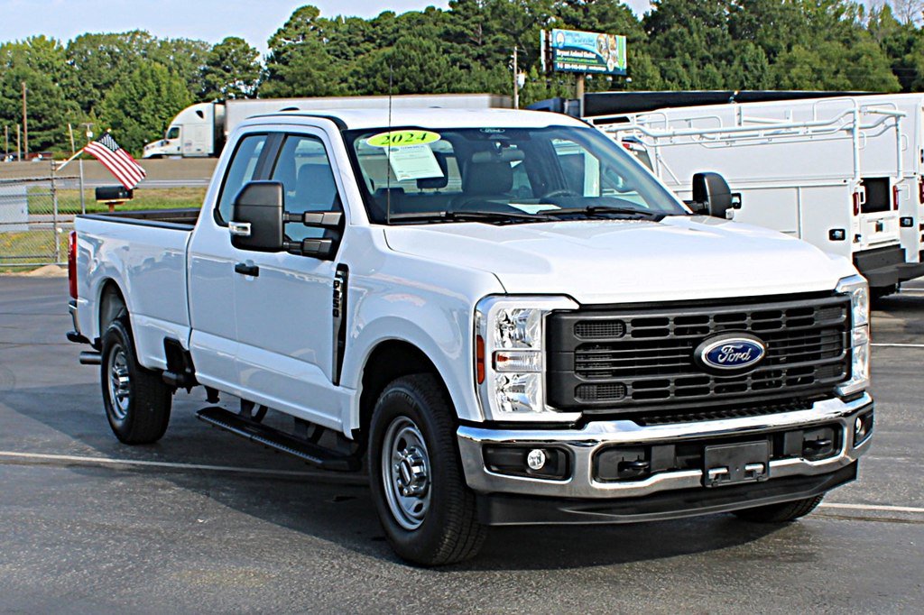 Used 2024 Ford F250 XL w/ XL Chrome Package RWD image 3