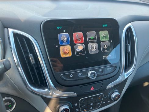 Used 2018 Chevrolet Equinox Premier image 21