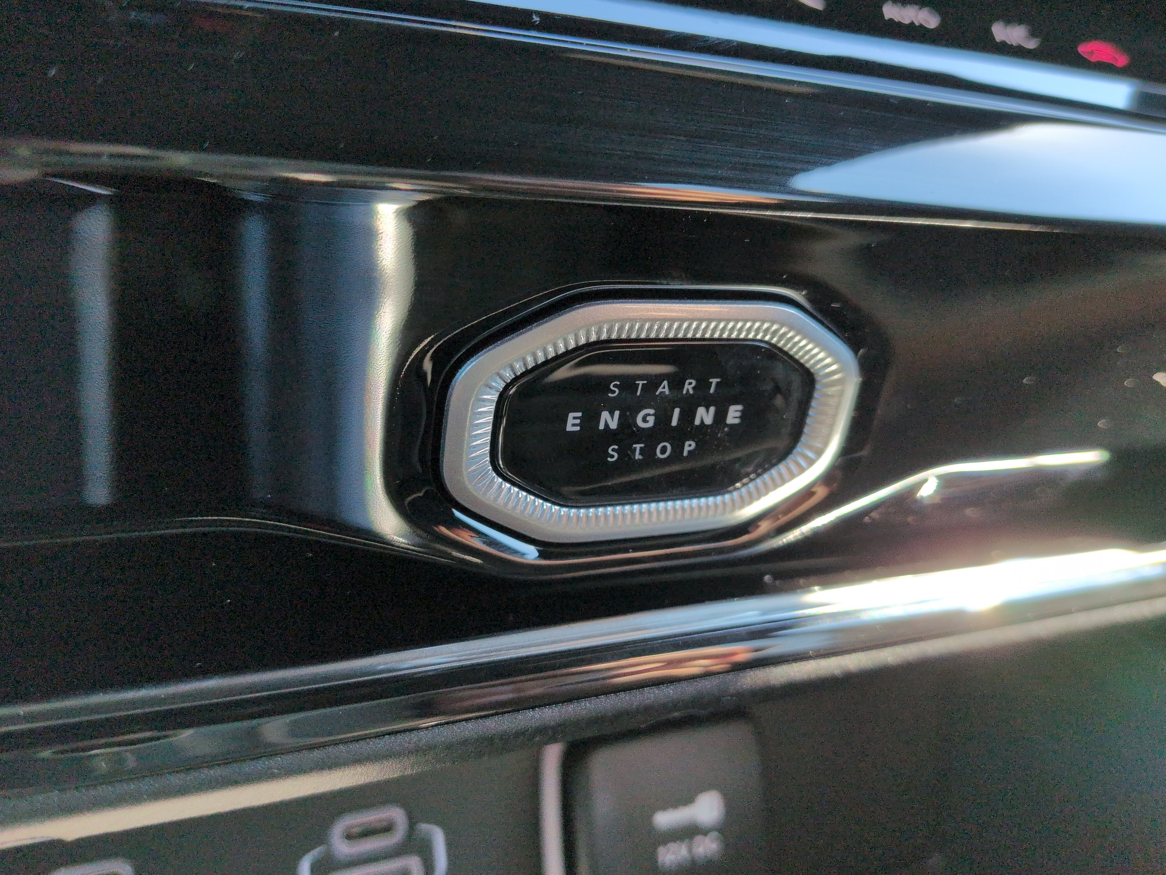 New 2026 Jeep Grand Cherokee Altitude AWD/4WD image 27