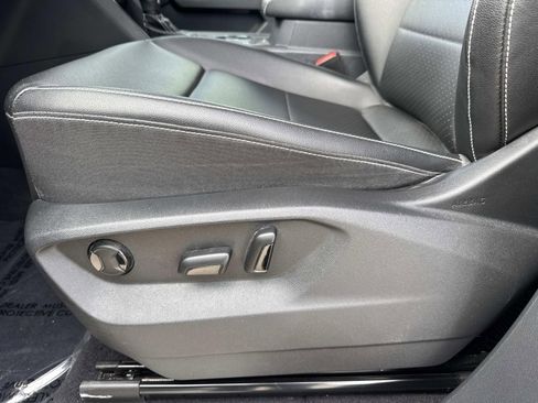 Used 2023 Volkswagen Atlas SE w/ Black Wheel Package image 17