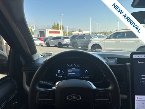 Used 2024 Ford Expedition Platinum AWD/4WD image 25
