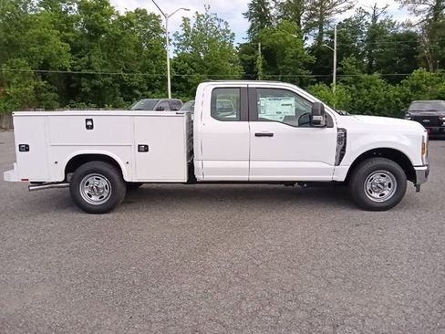 New 2026 Ford F250 XL RWD image 2