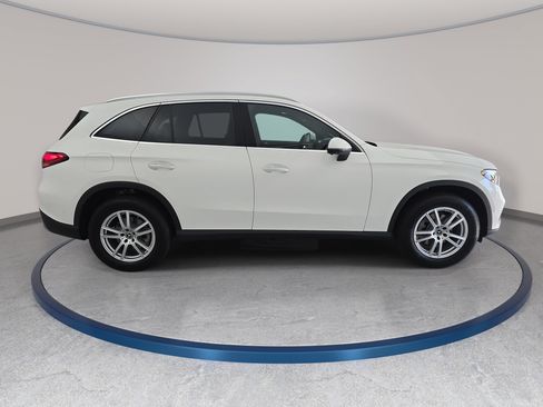 Certified 2026 Mercedes-Benz GLC 300 image 4
