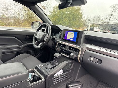 New 2025 Toyota Tacoma SR5 RWD image 33
