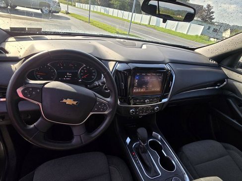 Used 2023 Chevrolet Traverse LT AWD/4WD image 3