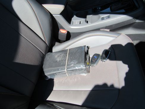 Used 2024 Subaru Crosstrek 2.5i Limited w/ Crosstrek Mirror Package image 28