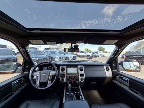 Used 2017 Ford Expedition Limited w/ Equipment Group 301A RWD image 25