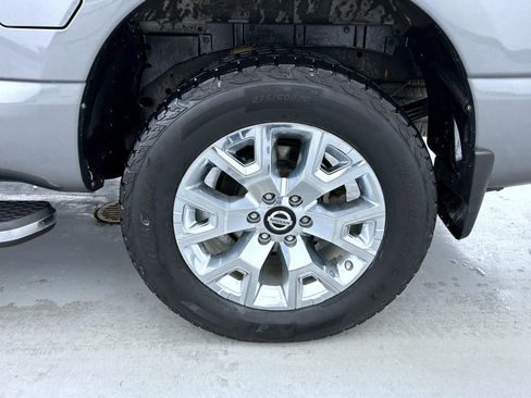 Used 2021 Nissan Titan SL w/ Moonroof Package image 22