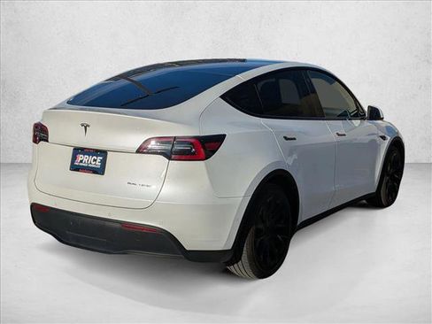 Used 2021 Tesla Model Y Long Range image 5