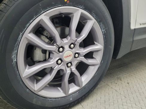 Used 2023 GMC Terrain SLT image 31