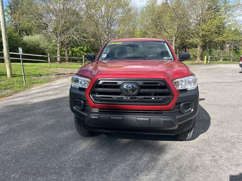 Used 2019 Toyota Tacoma SR AWD/4WD image 9