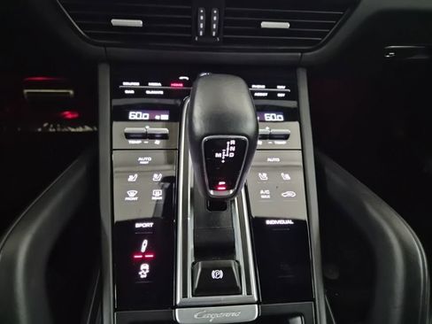 Used 2022 Porsche Cayenne S image 28