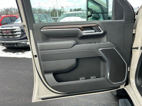 New 2026 GMC Sierra 2500 SLE image 5