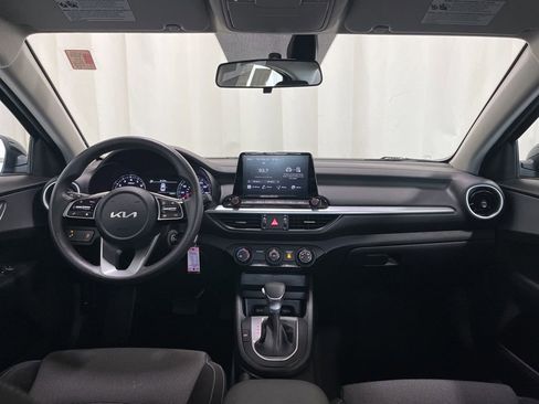 Used 2023 Kia Forte LXS w/ LXS Technology Package FWD image 9
