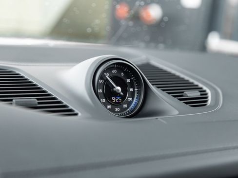 Certified 2025 Porsche Cayenne E-Hybrid Coupe AWD/4WD image 25
