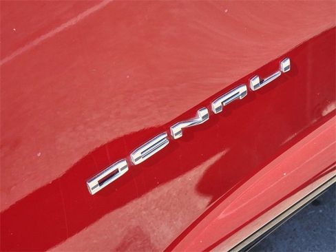 Used 2024 GMC Acadia Denali w/ Super Cruise Package image 12