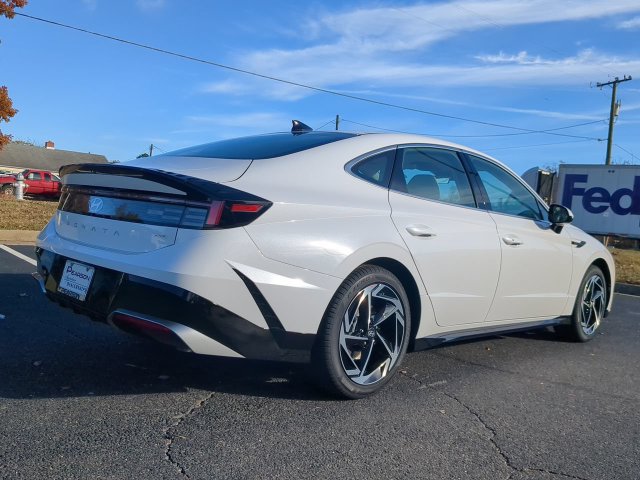 Certified 2026 Hyundai Sonata SEL AWD/4WD image 4