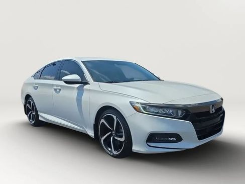 Used 2019 Honda Accord Sport image 3