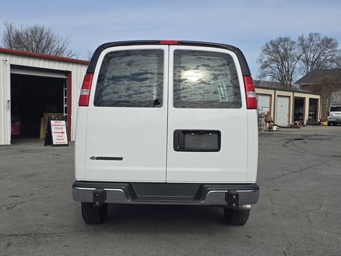 Used 2024 Chevrolet Express 2500 RWD 2500 135 w/ Driver Convenience Package image 4