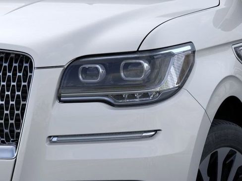 New 2024 Lincoln Navigator Reserve AWD/4WD image 18