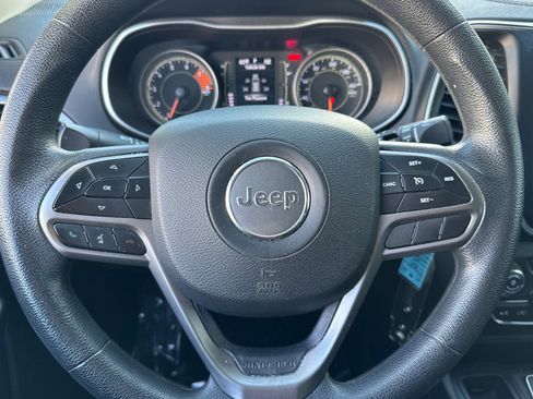 Used 2019 Jeep Cherokee Latitude w/ Popular Appearance Group image 15