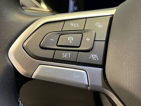 Certified 2023 Volkswagen Taos SEL AWD/4WD image 20