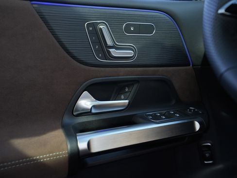 New 2026 Mercedes-Benz GLB 250 4MATIC image 42