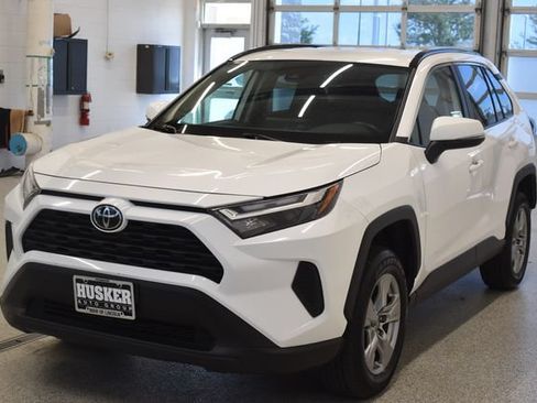 Used 2025 Toyota RAV4 XLE w/ Weather Package AWD/4WD image 9