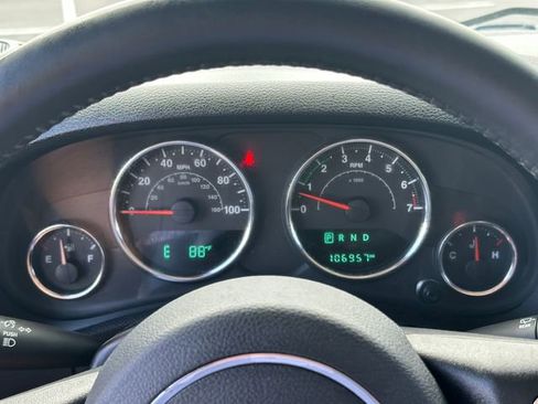 Used 2016 Jeep Wrangler Unlimited Sahara AWD/4WD image 28