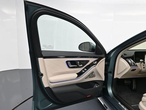 Used 2025 Mercedes-Benz S 580 4MATIC Sedan image 15