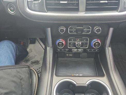 Used 2021 GMC Yukon SLT image 38