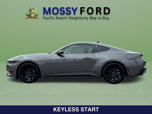 Used 2025 Ford Mustang Coupe RWD image 9