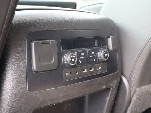 Used 2017 Chevrolet Suburban Premier AWD/4WD image 38